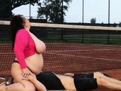 chunky-bbw-sixtynining-on-the-tennis-court