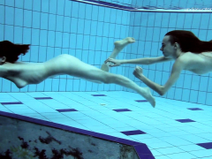 hot-lesbian-show-underwater